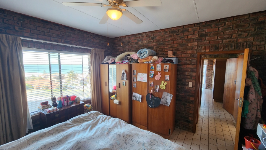5 Bedroom Property for Sale in Dana Bay Western Cape